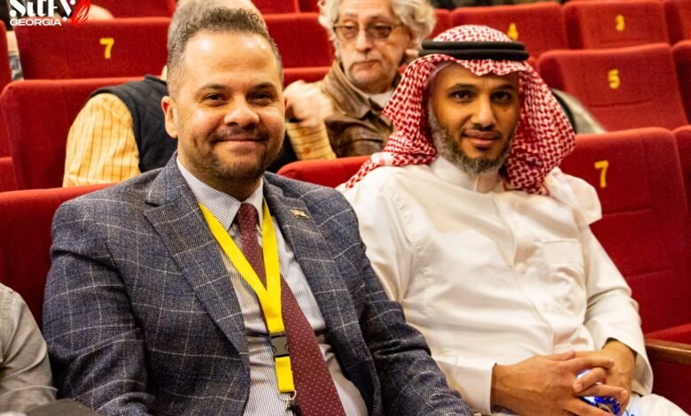حسن بكرى القائم بأعمال السفارة السعودية والمخرج مازن الغرباوي