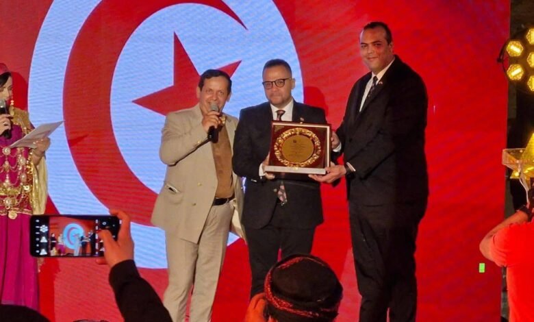 المهرجان الدولي للمونودراما بقرطاج يكرم المخرج مازن الغرباوي بدروته السابعة