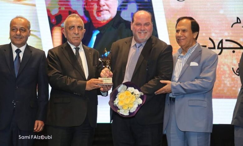 تكريم نقيب الفنانين العراقيين في مهرجان ليالي المسرح الحر الدولي