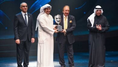 مهرجان الكويت المسرحي يحتفل بيوبيله الفضي محتفيا بمسيرة الممثل محمد المنصور