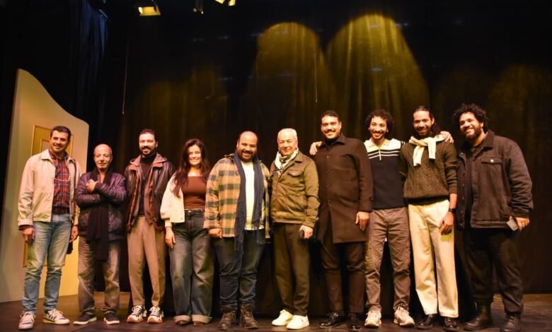 مخرج "الجريمة والعقاب " أول عرو ض مهرجان المسرح العربي