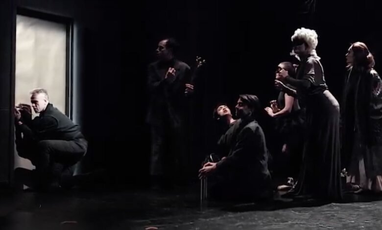 لعبة حُلم .. حين تغيم الحدود بين اليقظة والحلم، بين الواقع وخشبة المسرح