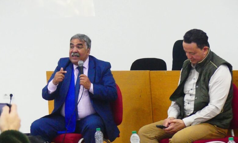 وفاء مسرح المدينة الصغيرة بشفشاون: احتفاء حميمي بقامتين صنعتا أجيال المسرح